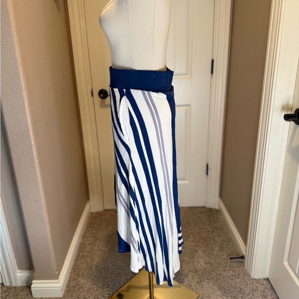 Bordeaux Asymmetrical Skirt in Navy and White - Picture 2 of 4